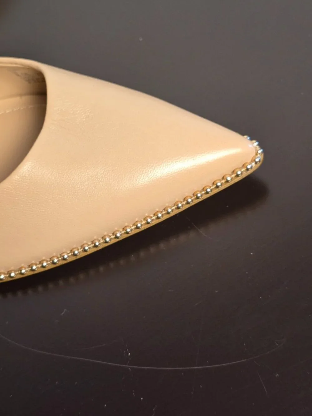 Coach Jackie Leather Kitten Heel Pumps with Gold Tone Beadchain Detail Size 8.5